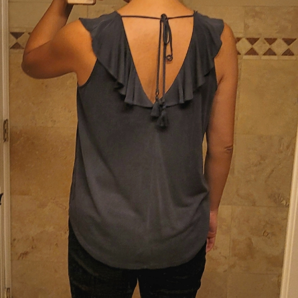 LOFT | Gray sleeveless top